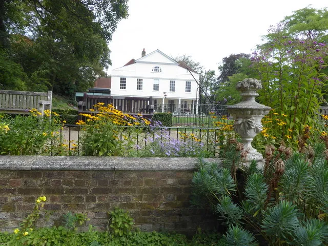 Photo of Lauderdale House
