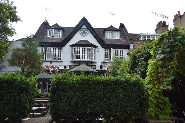 Photo of Red Lion & Sun